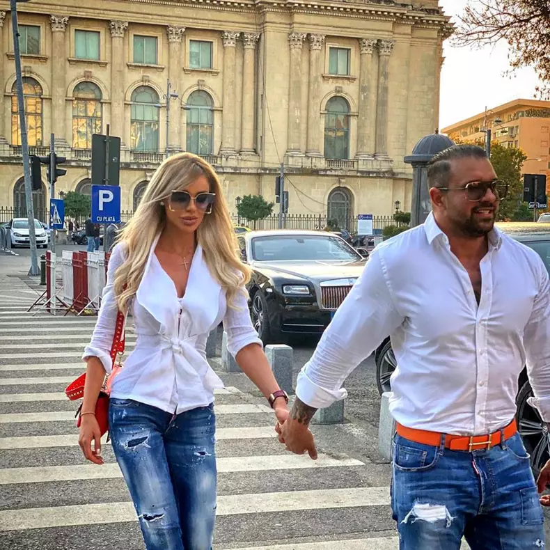 Alex-Bodi-a-parasit-o-pe-Bianca-Dragusanu-pentru-doua-femei-5-2