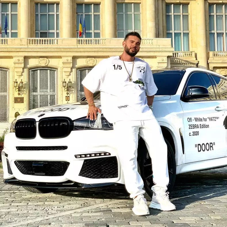 dorian-popa-are-o-relatie-superba-cu-mamisor-dar-nu-s-a-dus-la-inmormantarea-tatalui-7-Copy