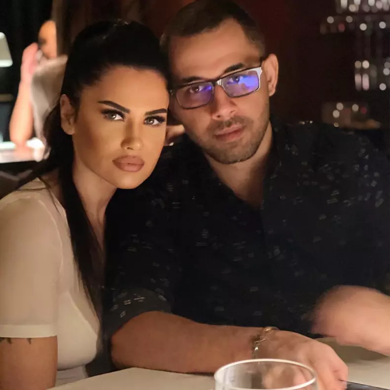 oana-zavoranu-s-a-sarbatorit-alaturi-de-alex-bodi-adriana-bahmuteanu-9