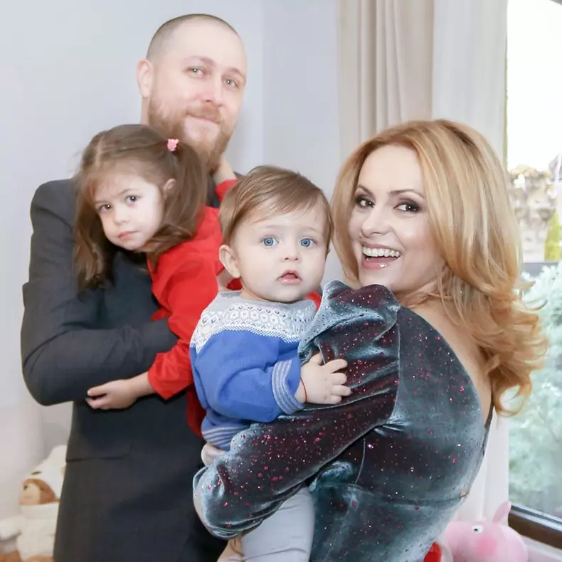 simona-gherghe-si-familia-sa