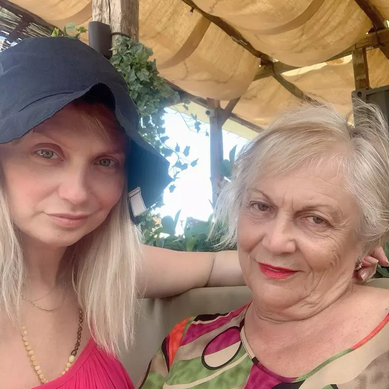 cristina-cioran-prima-aparitie-cum-se-simte-fetita-1