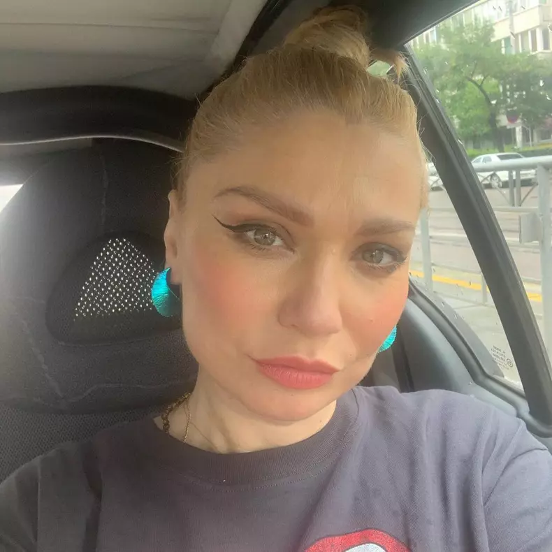 cum-se-mai-simte-fetita-Cristinei-Cioran-7-1024x1024-1