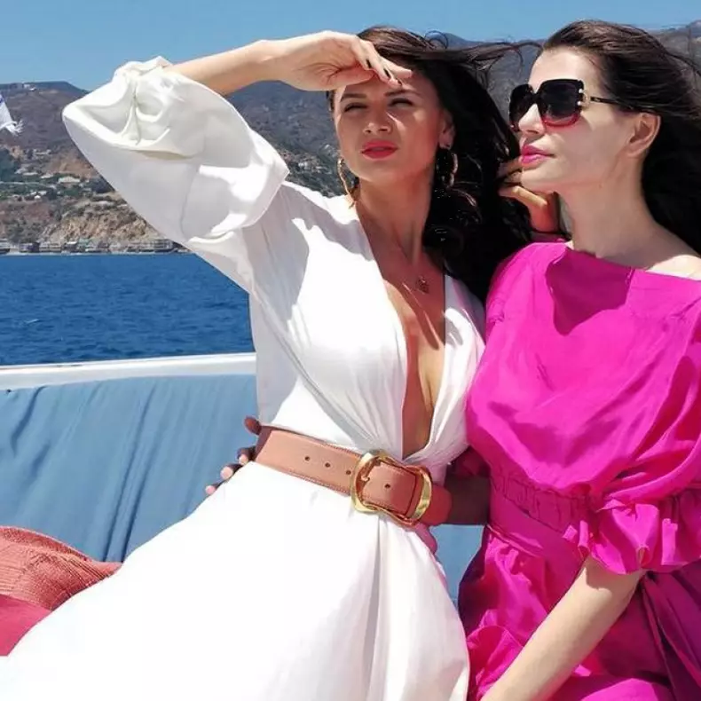 c800x800_Monica_Gabor_si_Ramona_Gabor