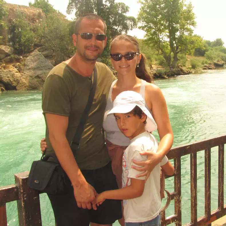 madalin-ionescu-doliu-a-murit-tatal-5