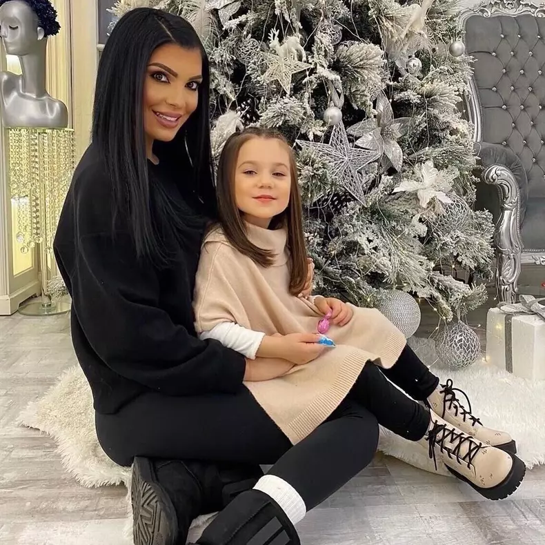 tonciuandreeaoficial-1338222312267582689190726959798780066568232n