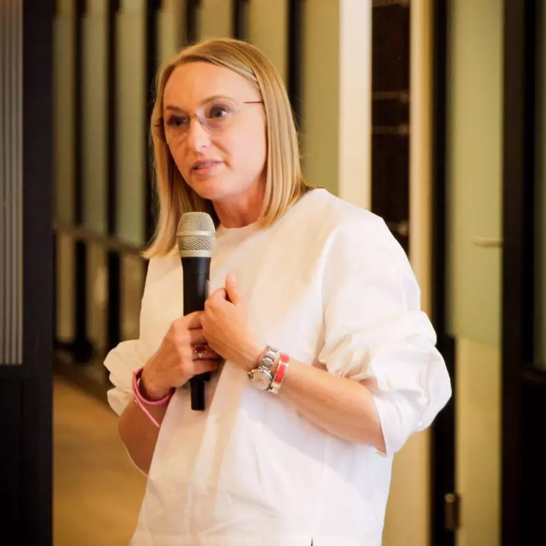 71679009_2398584550415915_1979797722353369088_n