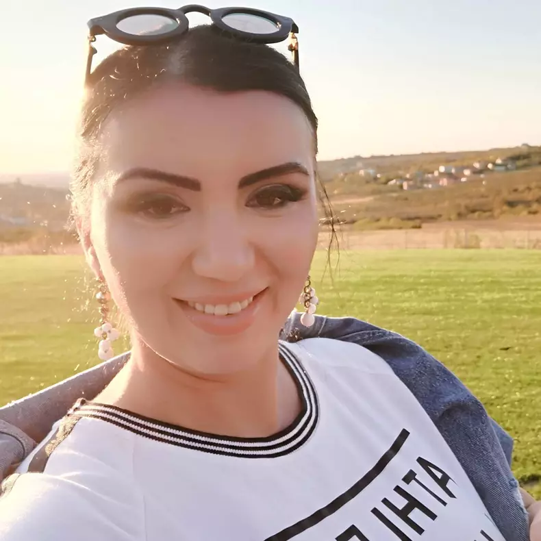 adriana-bahmuteanu-8-1