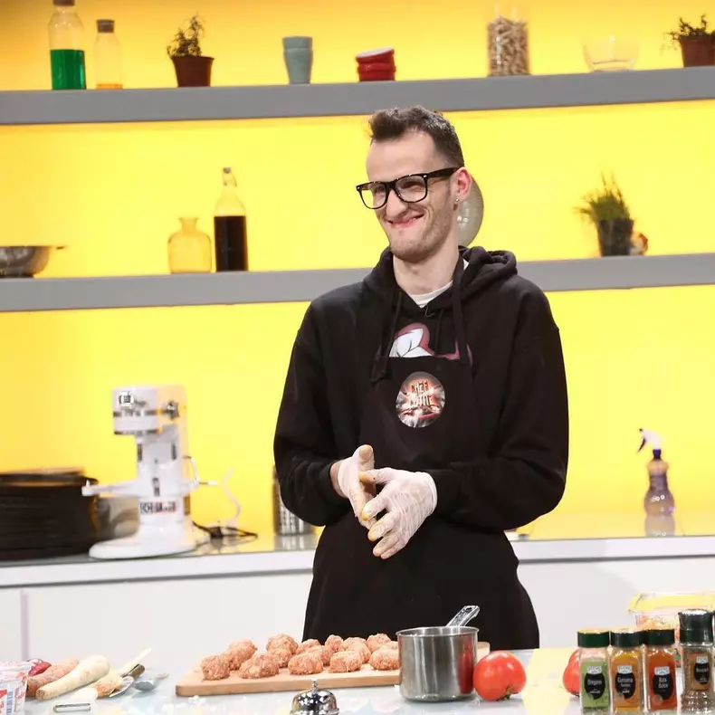 Andrei-Ungureanu-Tourette-2