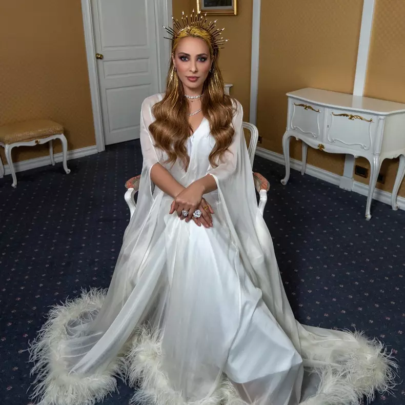 Iulia Vantur vedeta