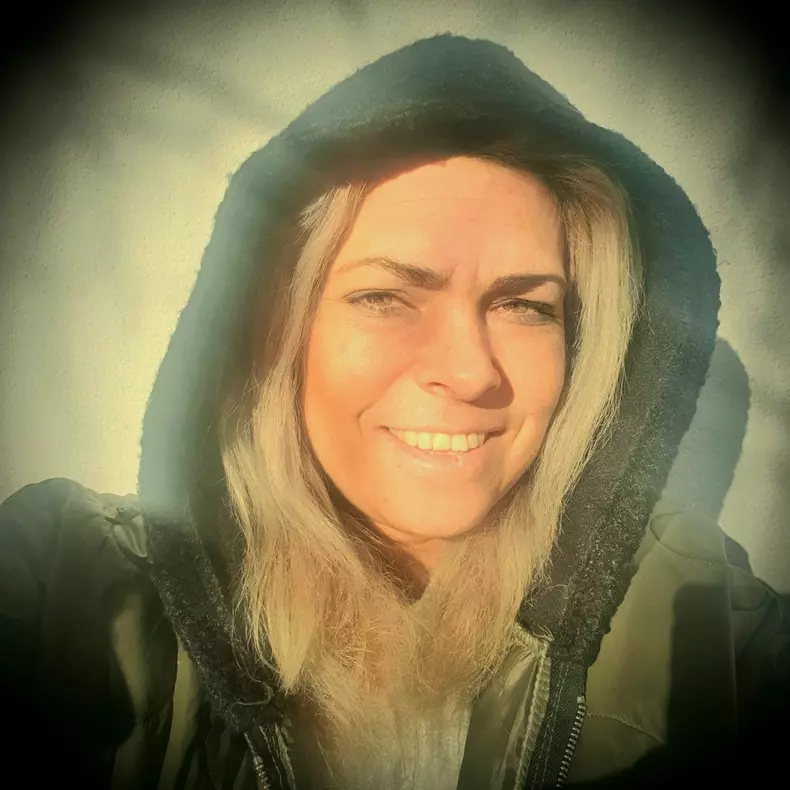 dana-marijuana-iubit