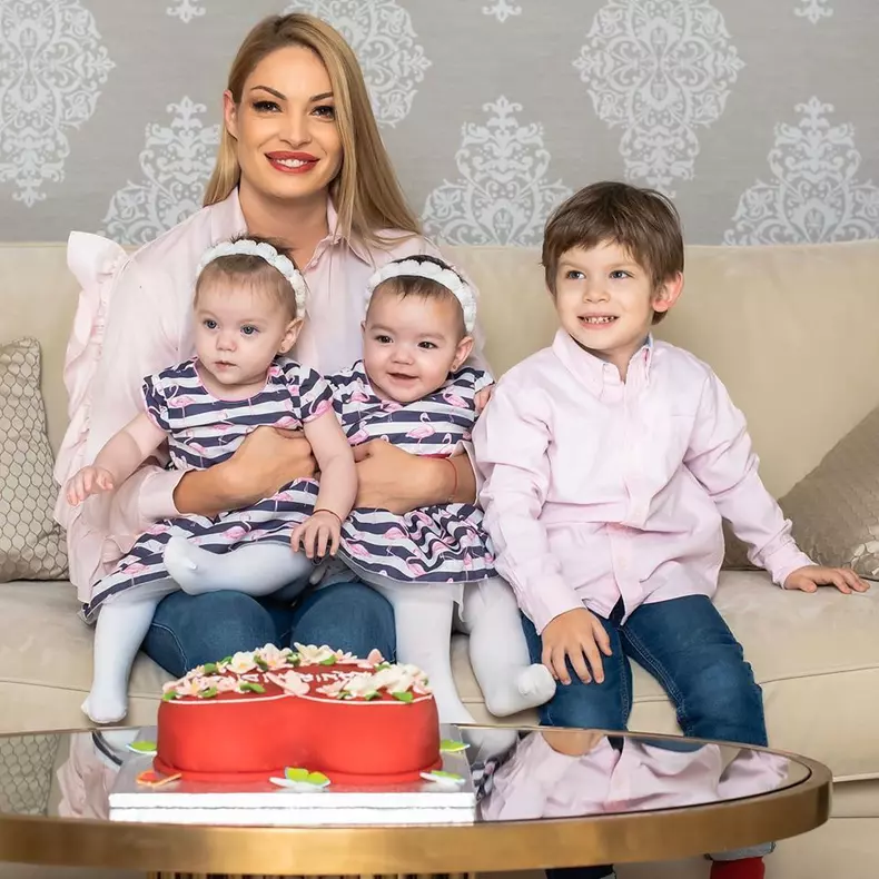 valentina-pelinel-si-cei-trei-copii-5