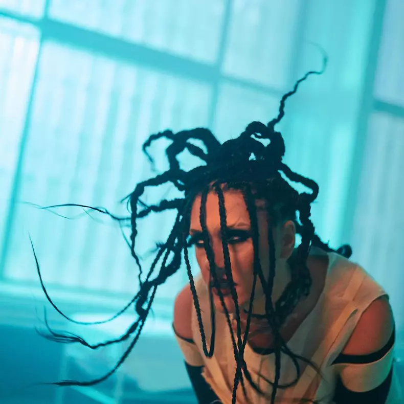 bruja-one-true-singer