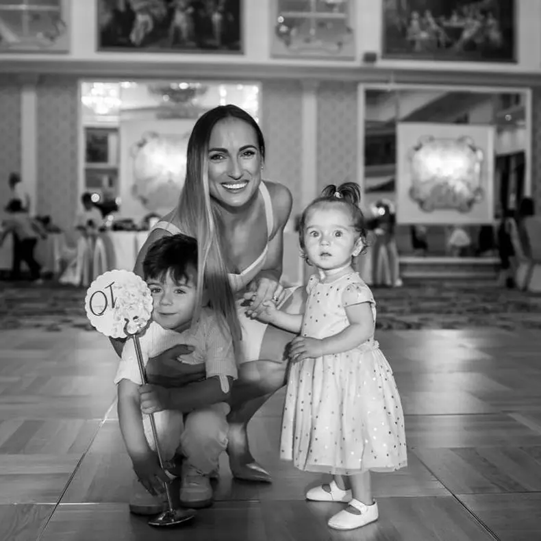 cum-si-a-cunoscut-Anca-Bucur-sotul-10