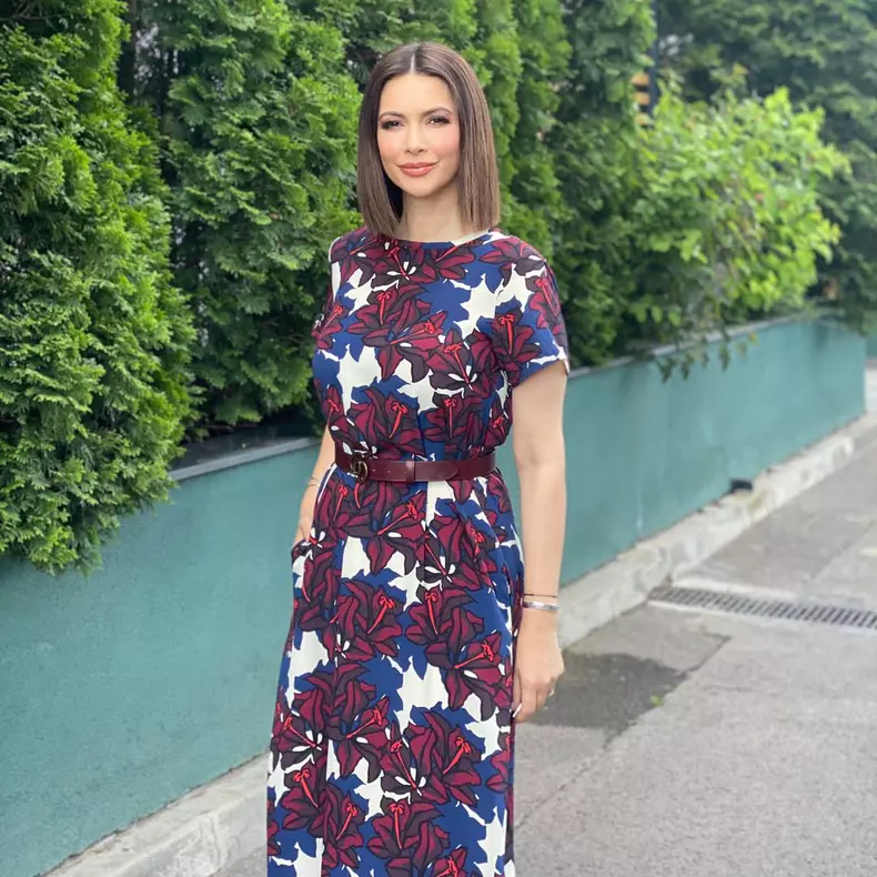 ANDREEA BERECLEANU PREZENTATOARE