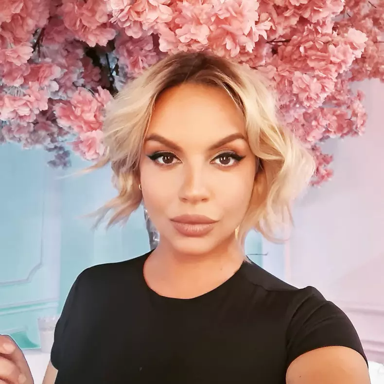 cine-este-eliza-natanticu-12