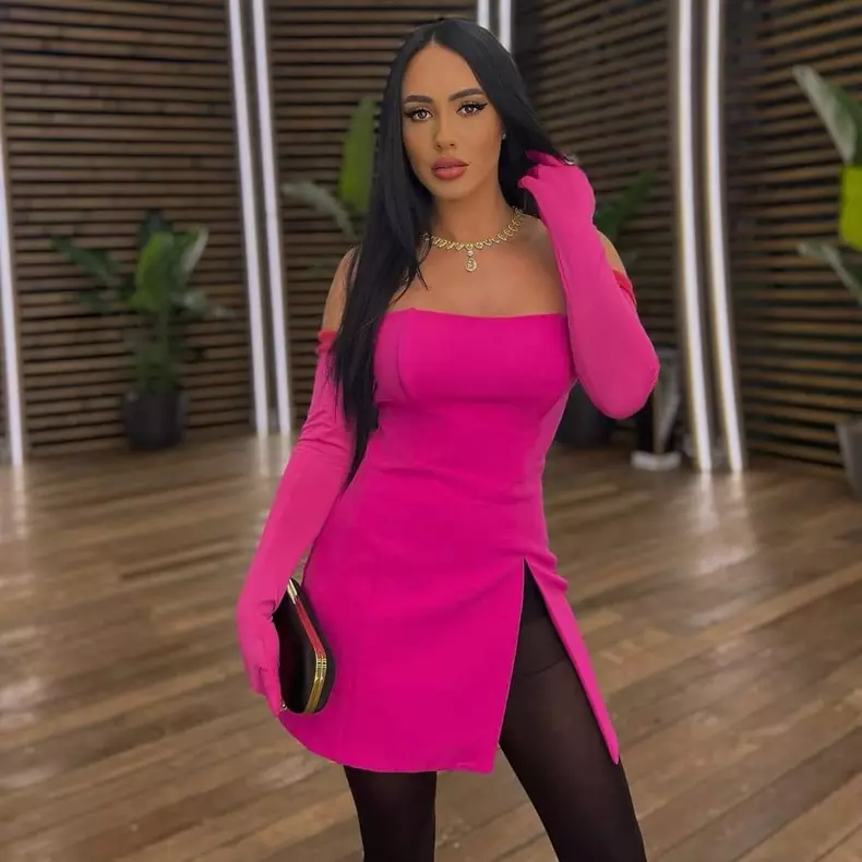 ella tina fost iubit