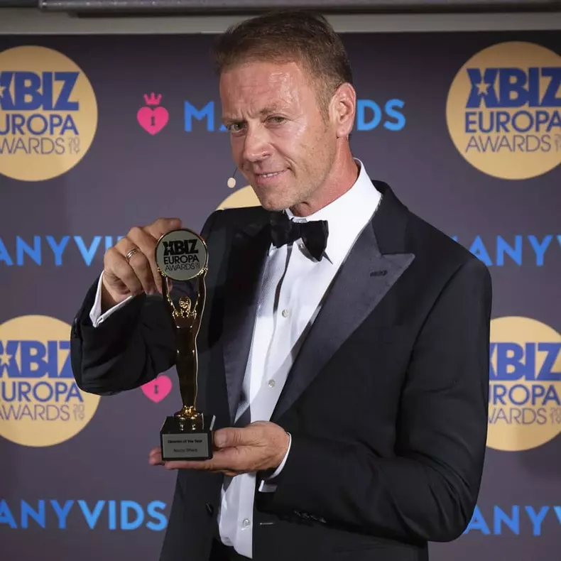 Cine-este-Rocco-Siffredi-10