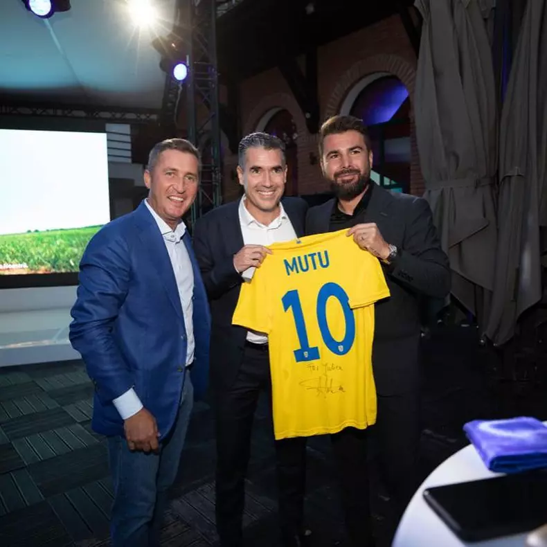 adrian-mutu-autografe-1