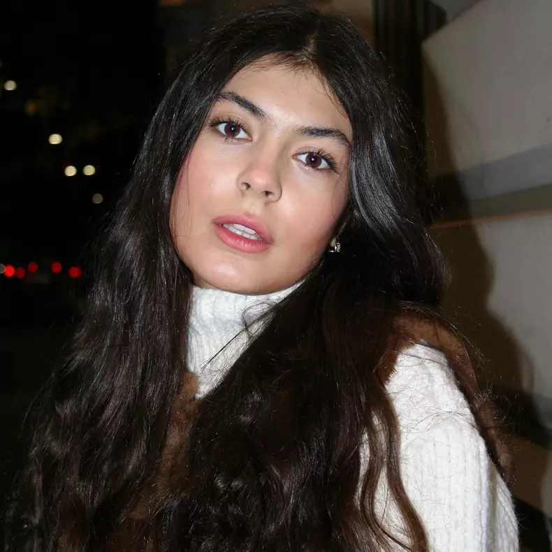 cum-arata-mayra-daria-fiica-lui-ilie-dumitrescu-7