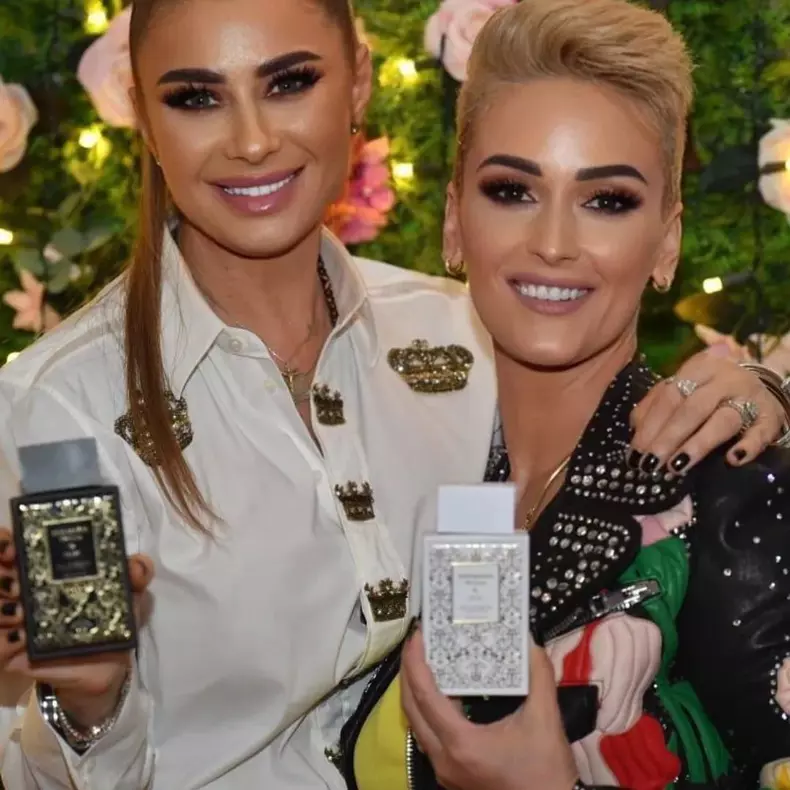 regina-intunericului-10