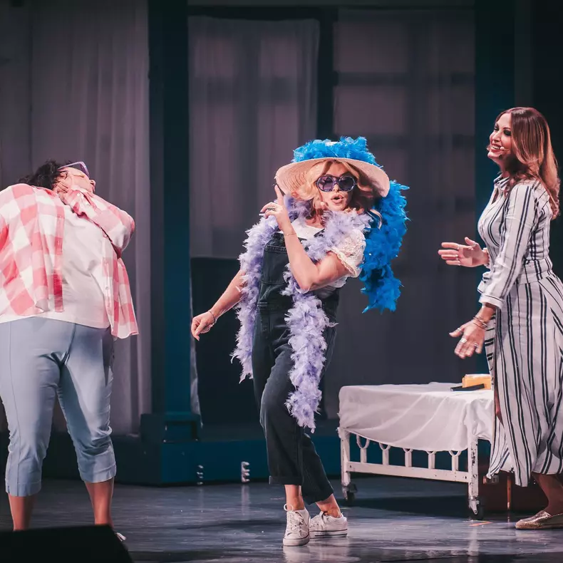 loredana-si-cornel-ilie-s-au-sarutat-pe-scena-9