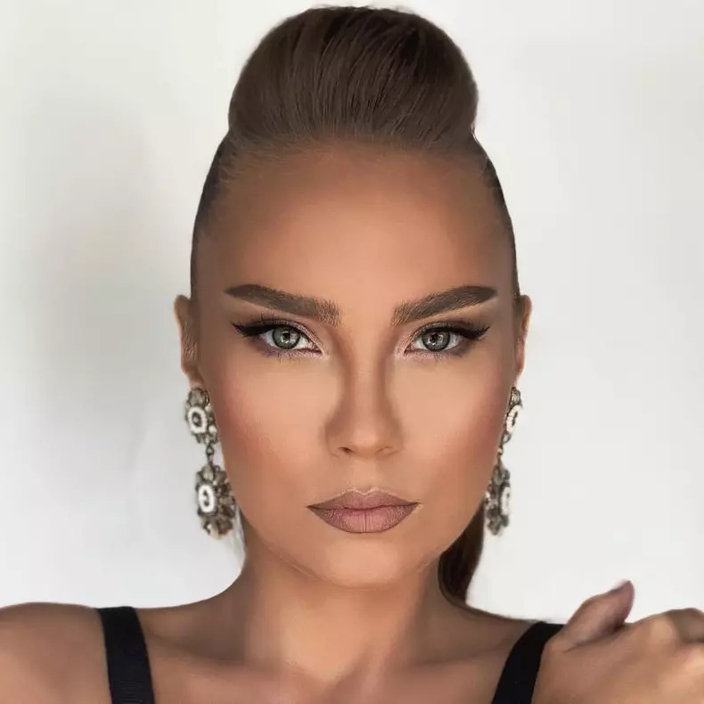 kamelia artista