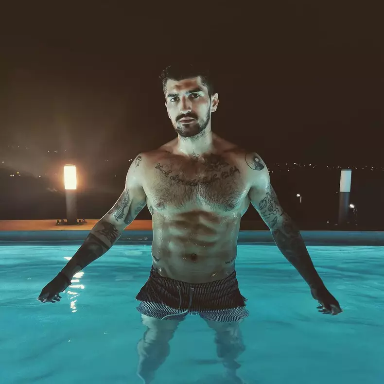 cine-este-tudor-vicovan-de-la-insula-iubirii-2023-ispita-are-experienta-ca-stripper