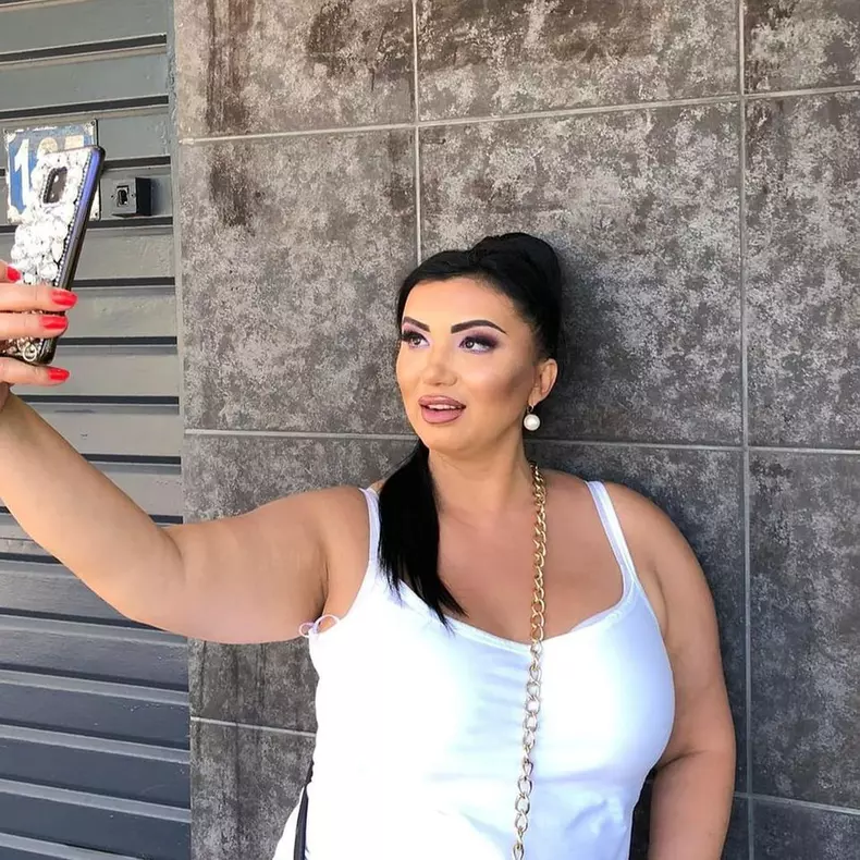 adriana bahmuteanuadriana bahmuteanu