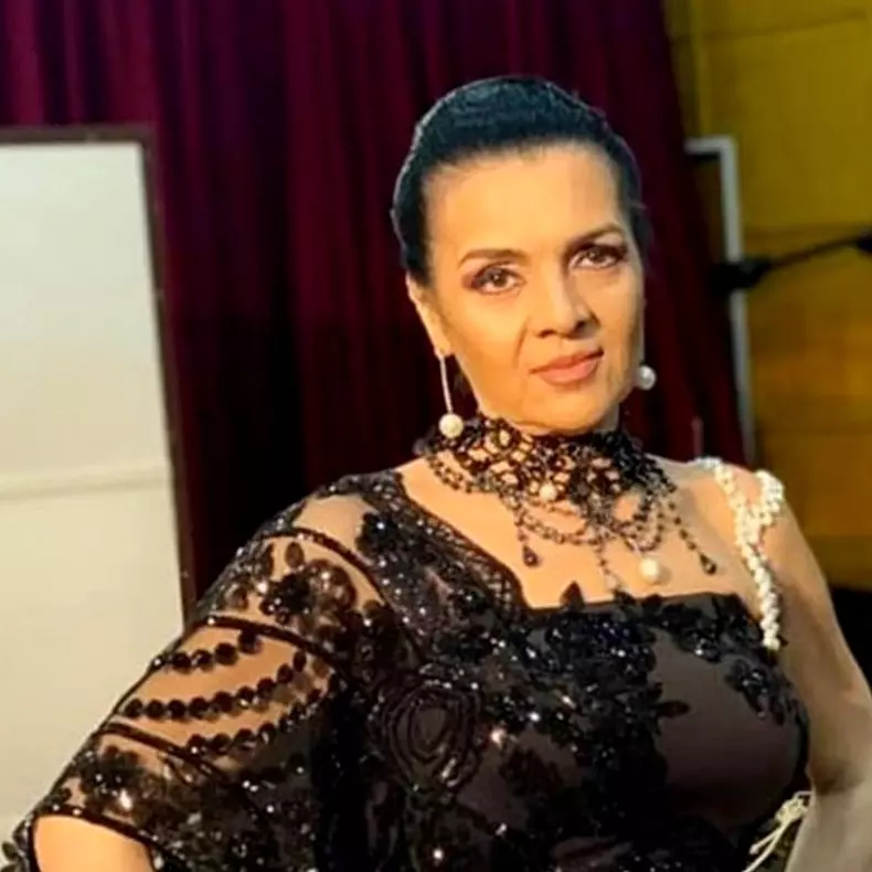 cornelia catanga 21