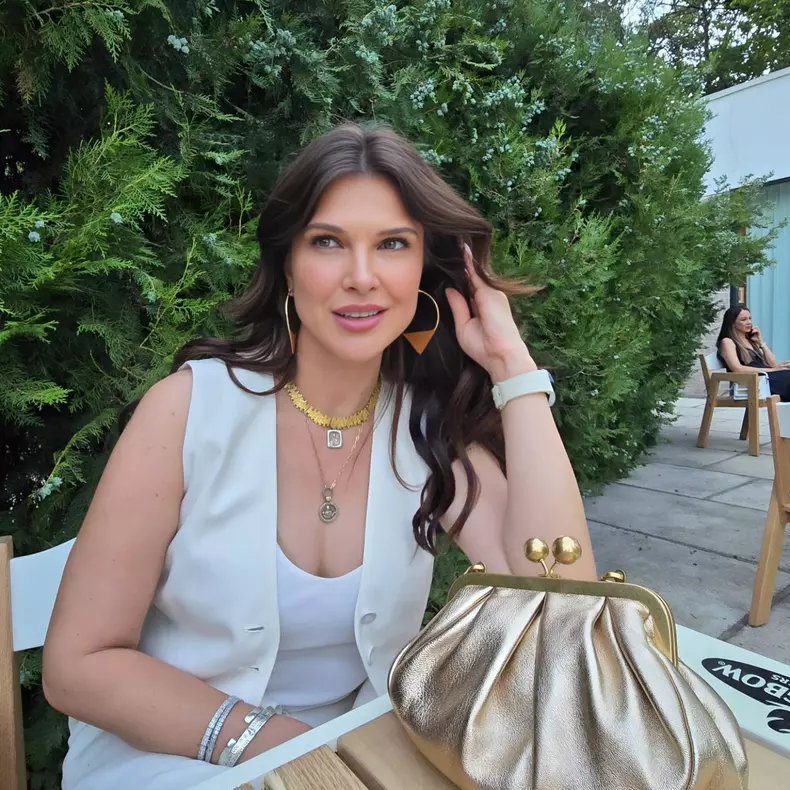 monicabarladeanu17