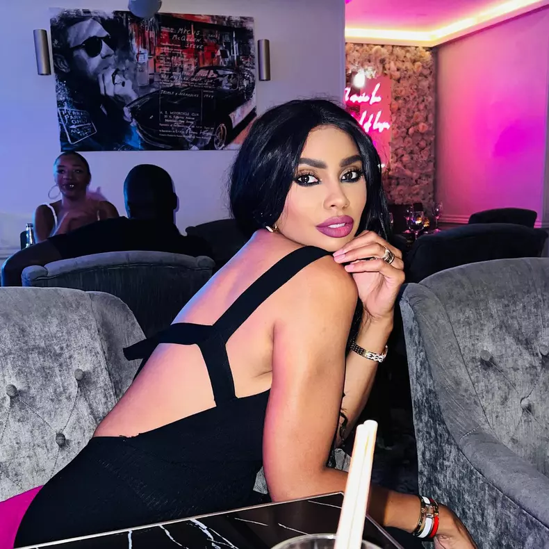 Laurette-femeia-care-se-iubeste-cu-fostul-dinamovist-Magaye-Gueye-face-orice-pentru-bani-2