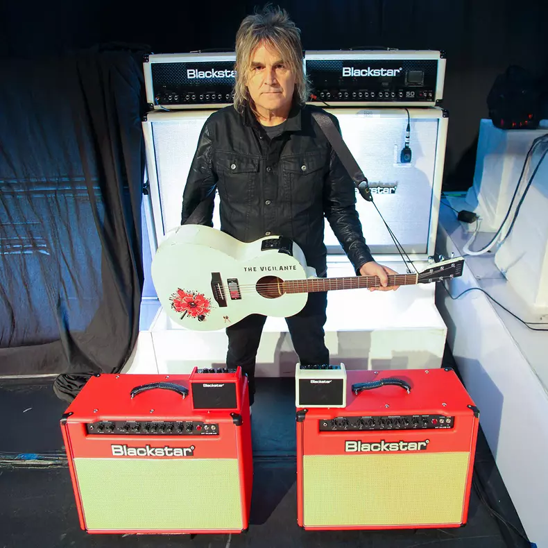 Mike Peters4