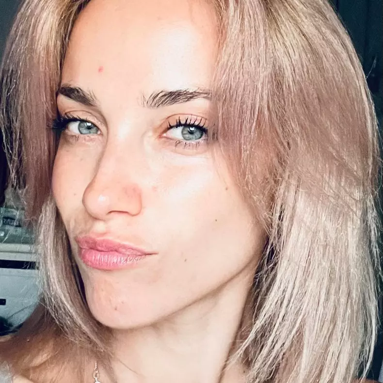 femeie-batuta-parc-19