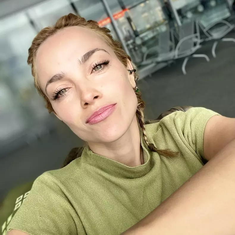 femeie-batuta-parc-5