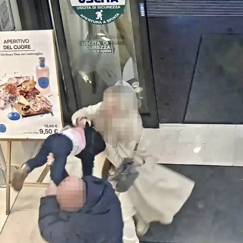 bambina rapita bergamo lapresse