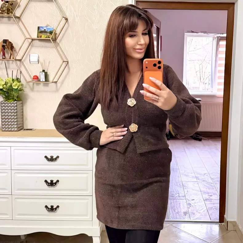 Mirela Banias3
