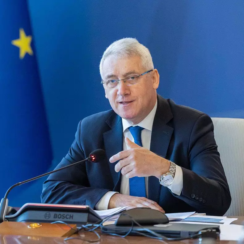Adrian Tutuianu (2)