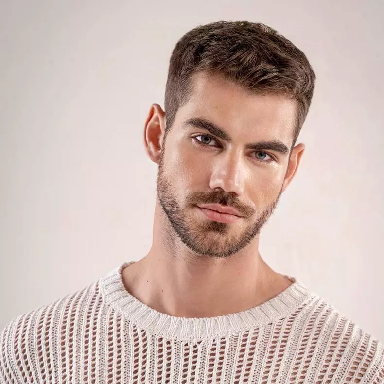 Alejandro Fernandez1