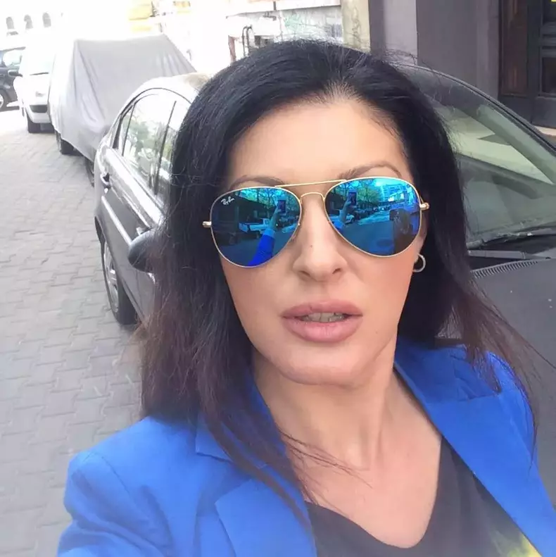 Catalina este ofiter