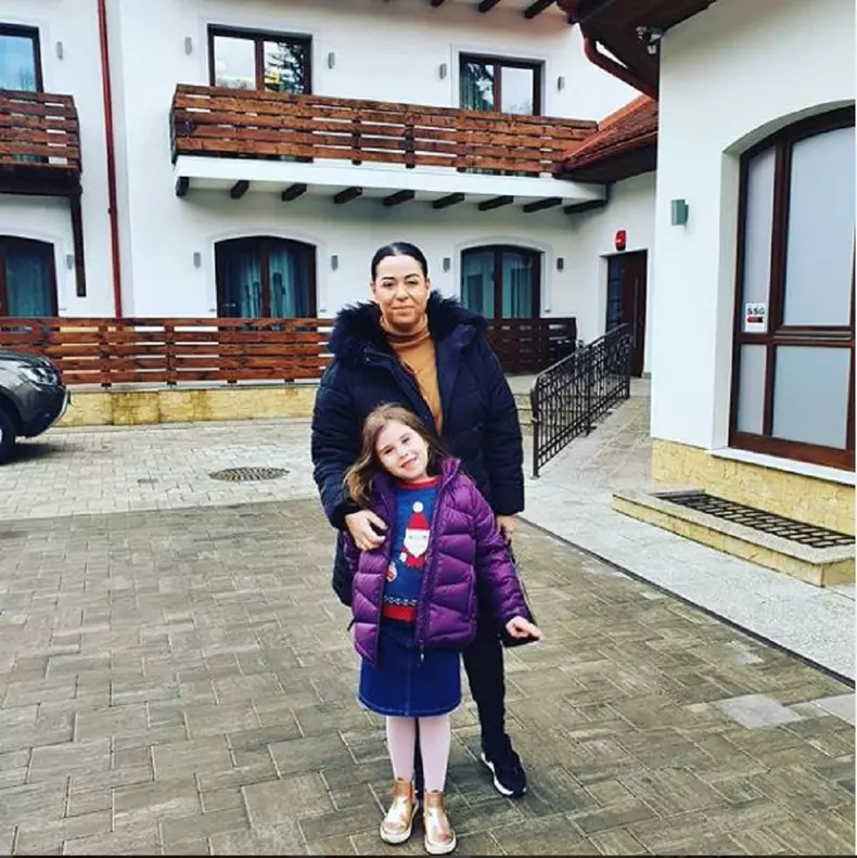 oana-roman-si-fetita