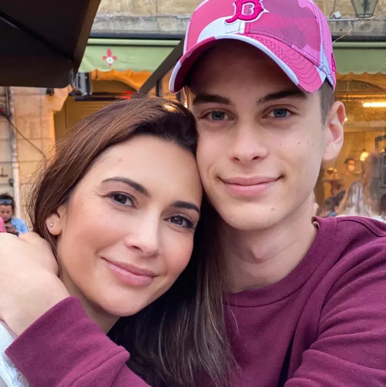 andreea-berecleanu-lipseste-de-la-stirile-prima-tv-4