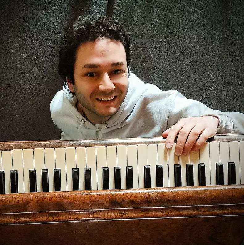 cine-este-Stefan-Doyle-de-la-X-Factor-5