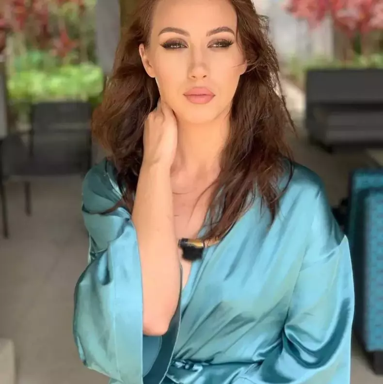 lavinia-insula-iubirii-2-1022x1024-1