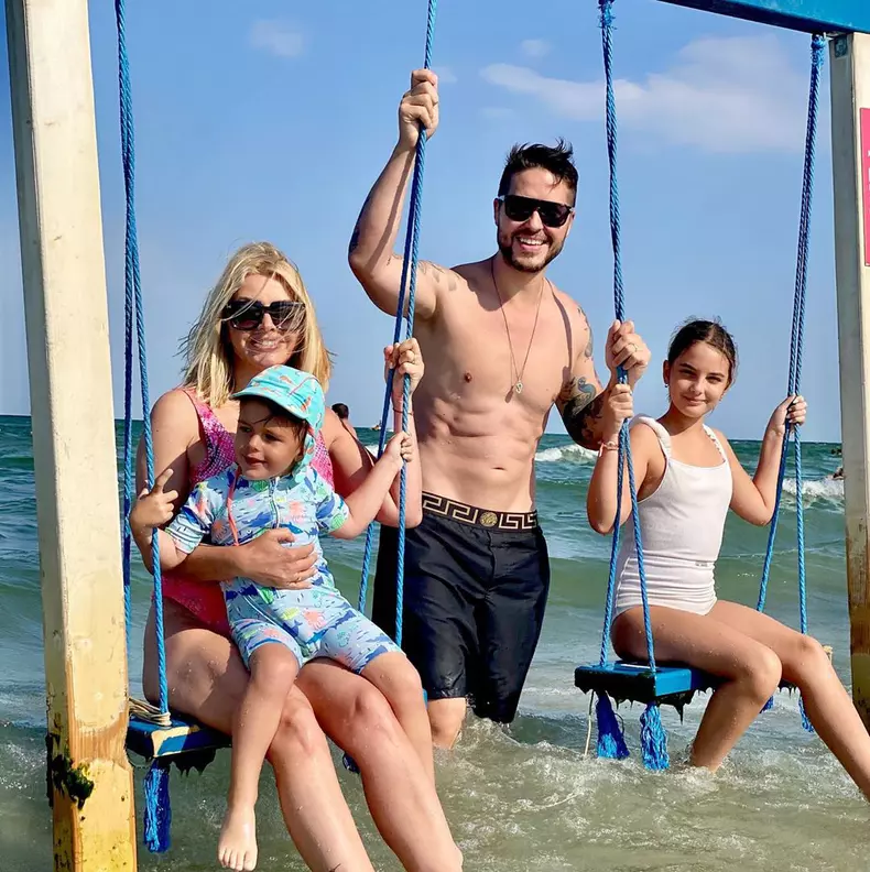 Jorge si familia 4