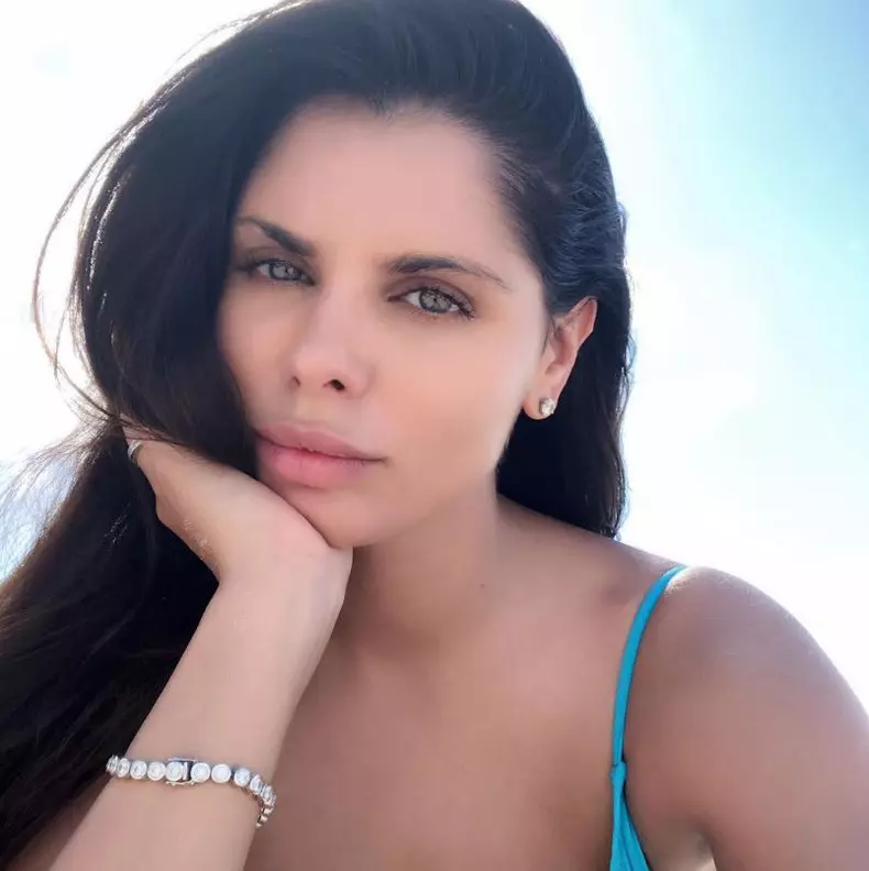 ileana-lazariuc-costum-de-baie-5