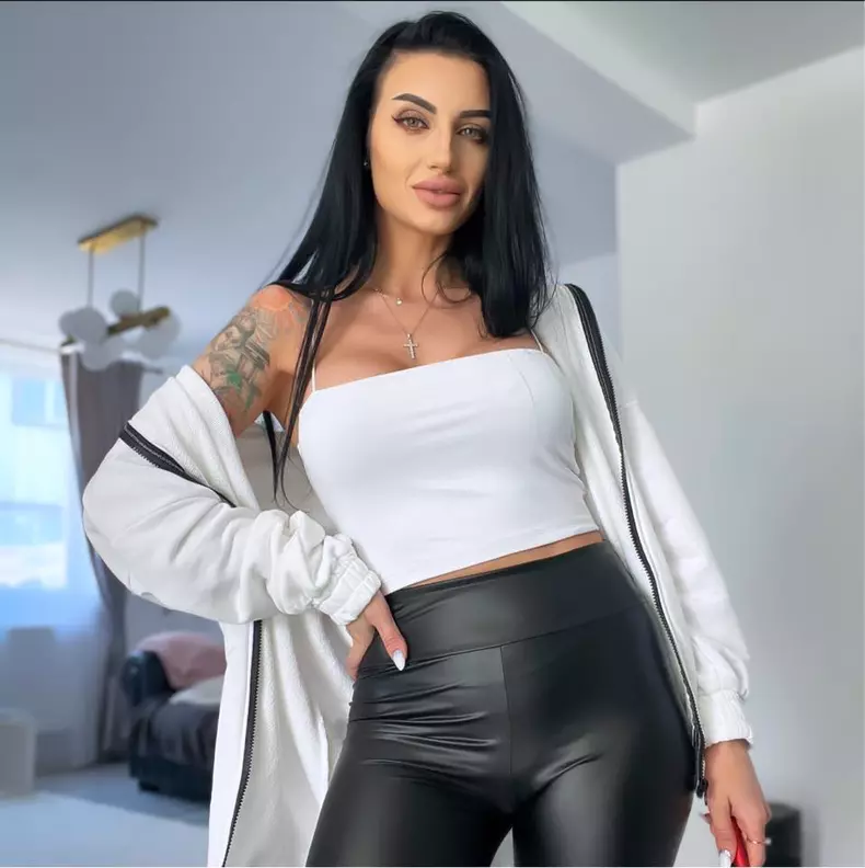 Ana Porgras7