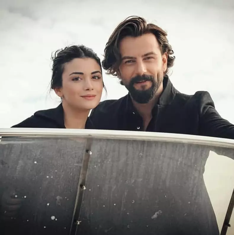 Özge Yağız și Gökberk Demirci s-au logodit oficial (5)