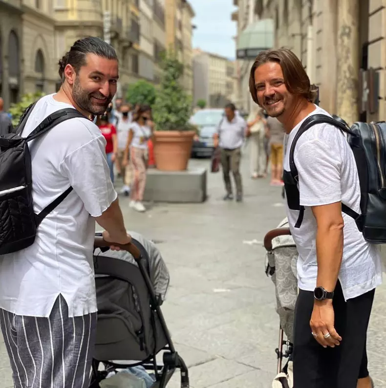 În vacanță la Florența! Smiley și Mihai Petre și-au dus jumătățile în vacanță în Italia. Cozi la mâncare ca pe vremuri (1)