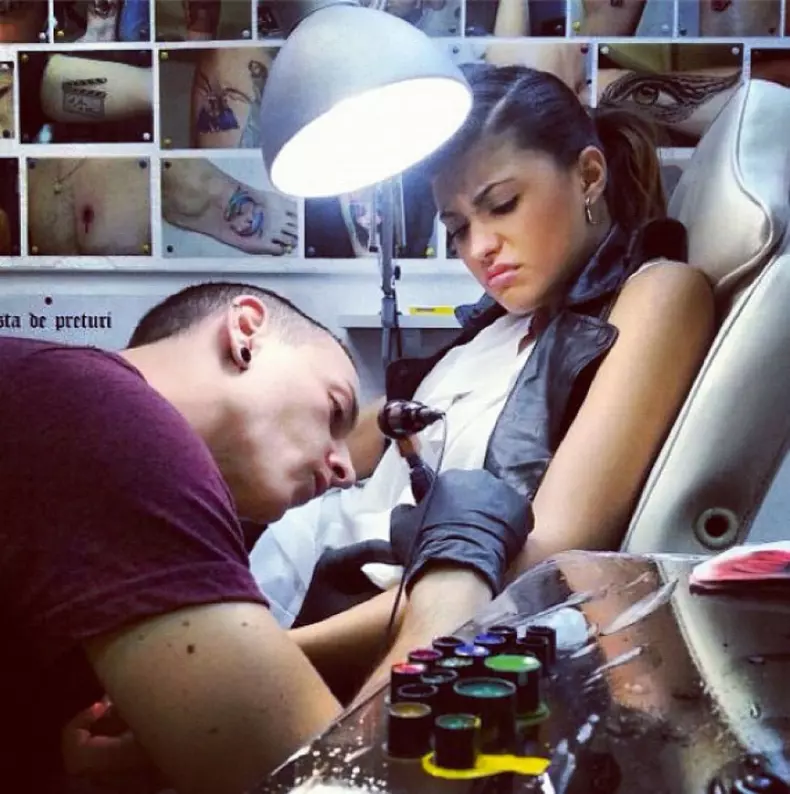 8cc764bc81c31903f1f8566fc95aa8f6_XL