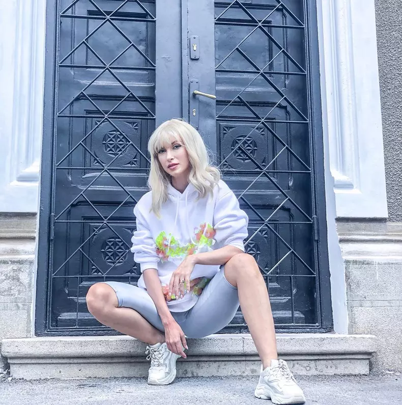 Andreea Bălan face terapie. De ce ”Mădălina Manole nu a fost sfătuită de apropiații ei și a ajuns la ce a ajuns.. (4)